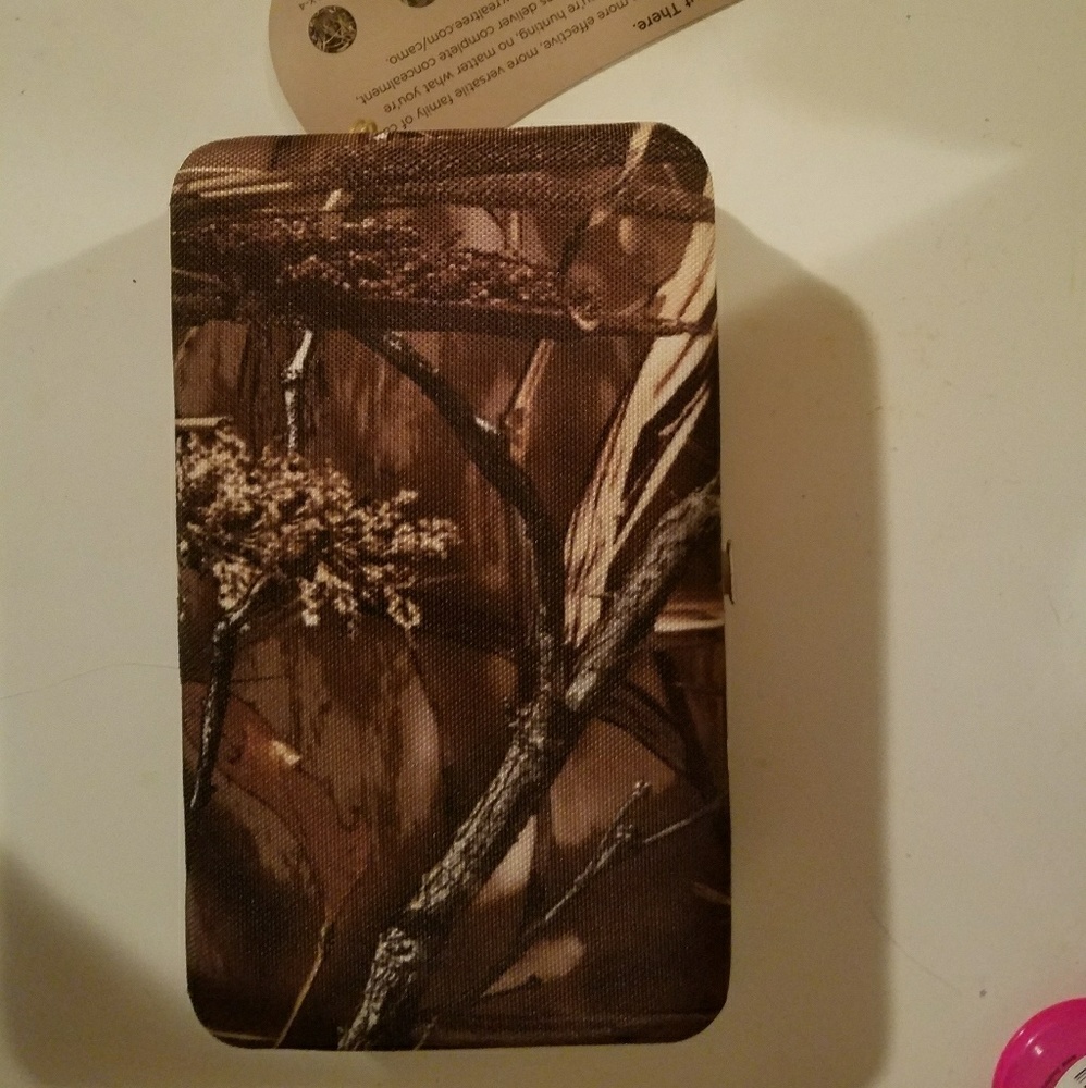 Camo wallet